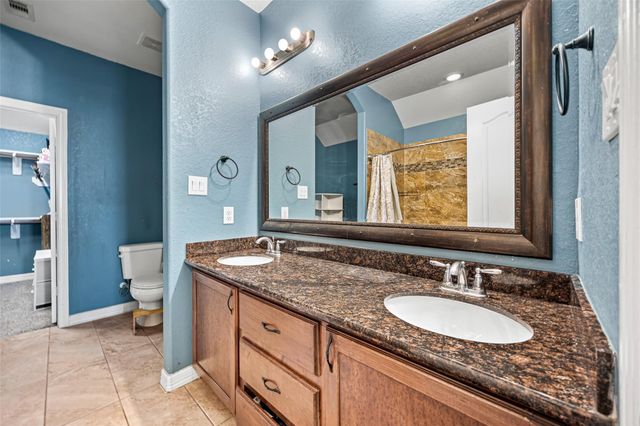 8503 Center Street, Hitchcock, TX 77563