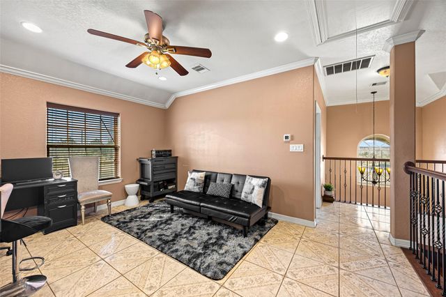 8503 Center Street, Hitchcock, TX 77563