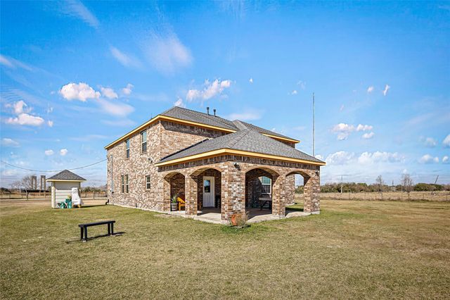 8503 Center Street, Hitchcock, TX 77563