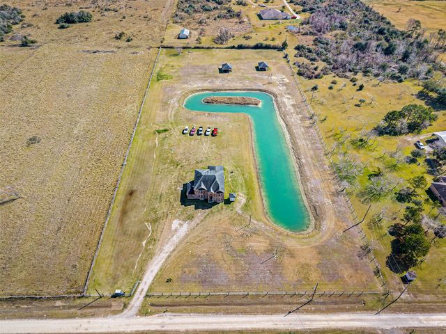 8503 Center Street, Hitchcock, TX 77563