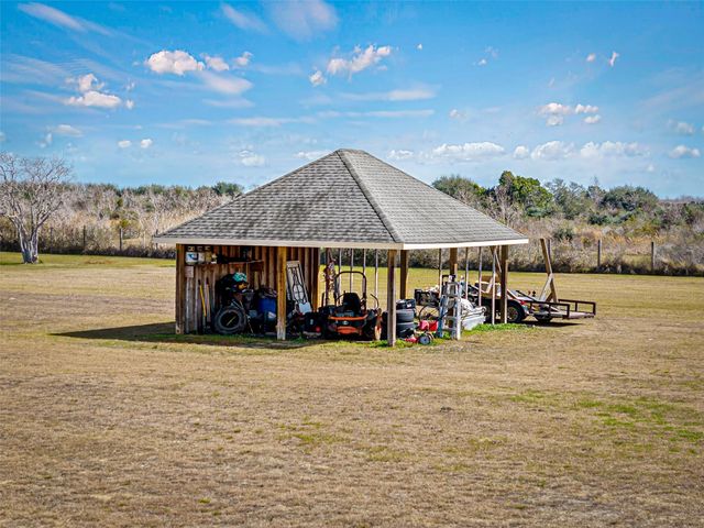 8503 Center Street, Hitchcock, TX 77563