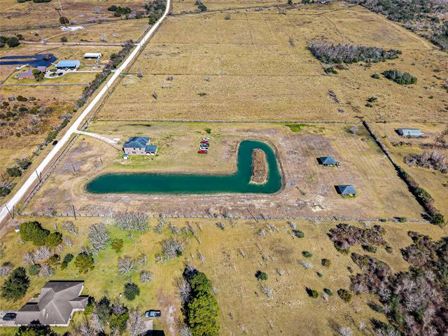 8503 Center Street, Hitchcock, TX 77563