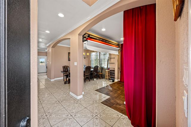 8503 Center Street, Hitchcock, TX 77563