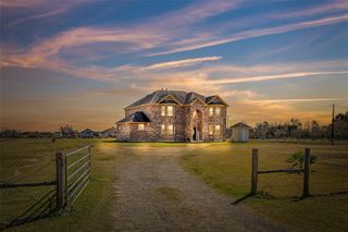 8503 Center Street, Hitchcock, TX 77563