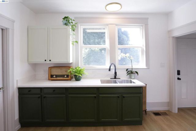 308 Lincoln Ave, Alameda, CA 94501