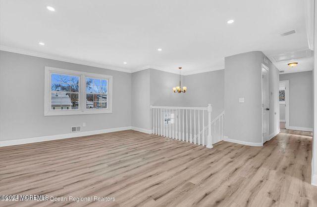 27 Oak Leaf Lane, Toms River, NJ 08755