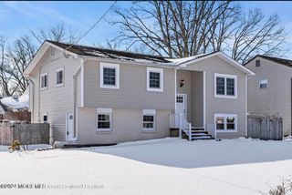27 Oak Leaf Lane, Toms River, NJ 08755