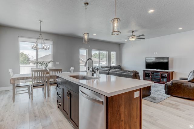 1274 W HENDRIX ST, Riverton, UT 84065