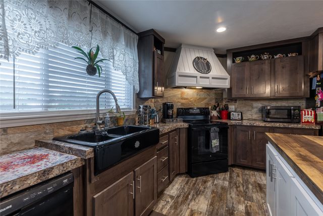 2835 Grays Prairie Lane, Scurry, TX 75158