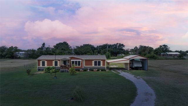 2835 Grays Prairie Lane, Scurry, TX 75158