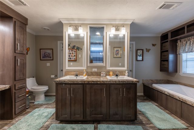 2835 Grays Prairie Lane, Scurry, TX 75158