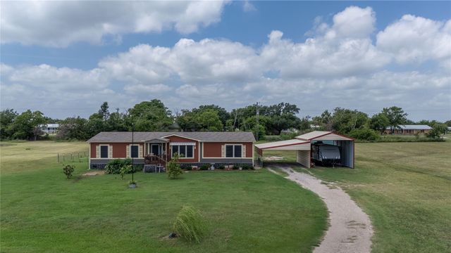 2835 Grays Prairie Lane, Scurry, TX 75158