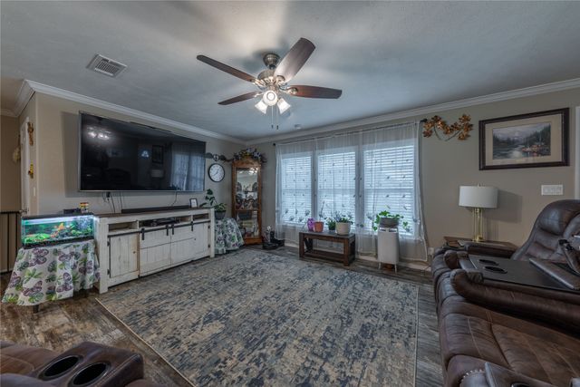 2835 Grays Prairie Lane, Scurry, TX 75158