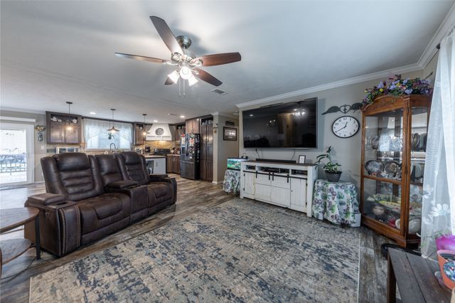 2835 Grays Prairie Lane, Scurry, TX 75158