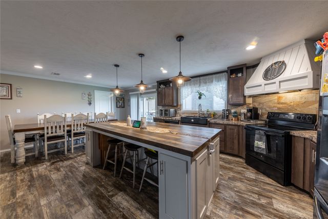 2835 Grays Prairie Lane, Scurry, TX 75158