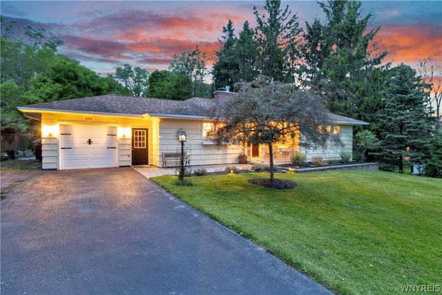 67 Castle Hill Road, Aurora, NY 14052