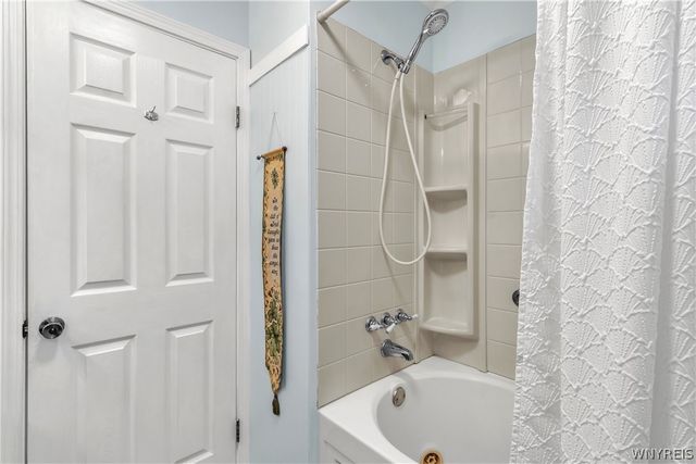 67 Castle Hill Road, Aurora, NY 14052