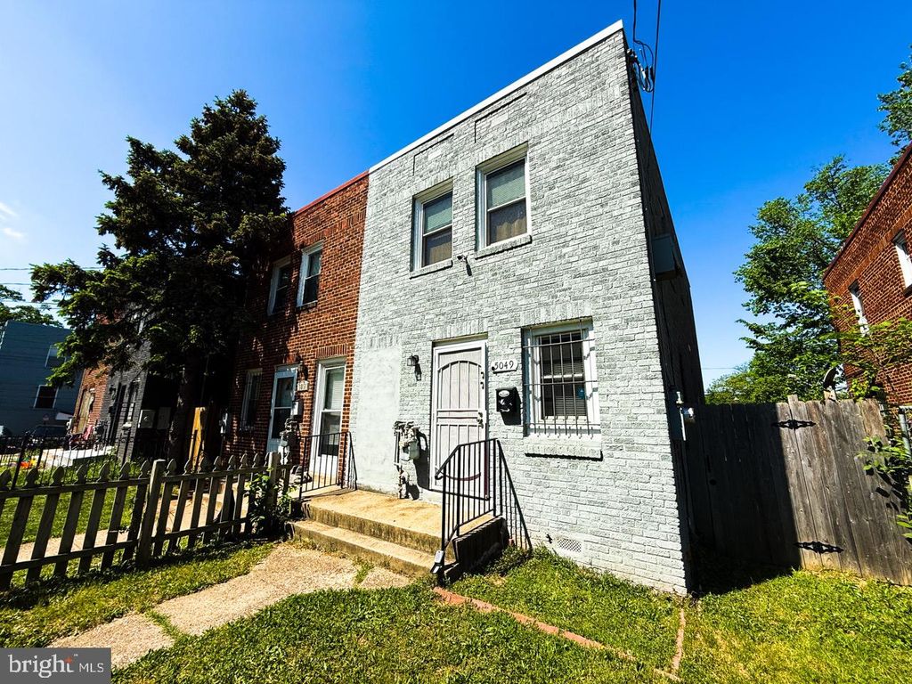5049 BENNING RD SE, Washington, DC 20019