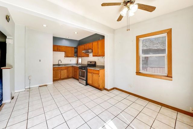 5207 N Lovejoy Avenue, Chicago, IL 60630