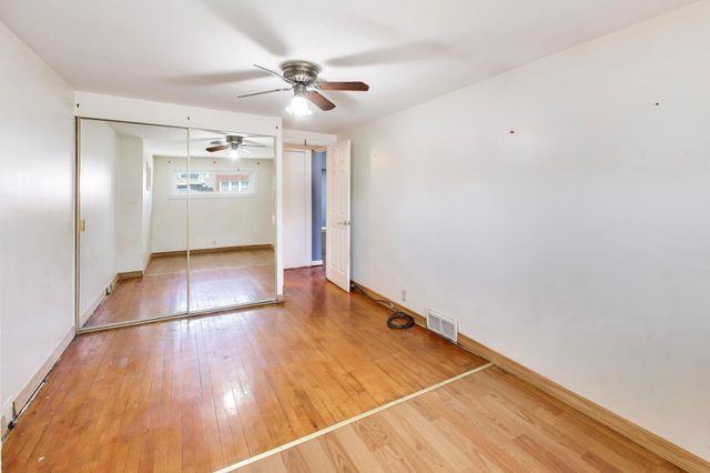 5207 N Lovejoy Avenue, Chicago, IL 60630