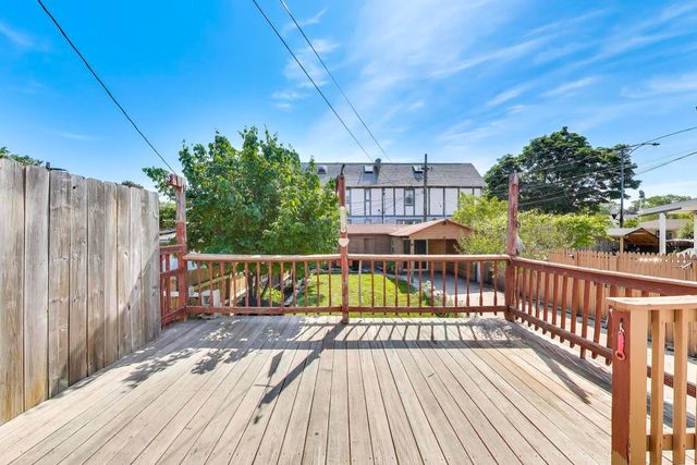 5207 N Lovejoy Avenue, Chicago, IL 60630