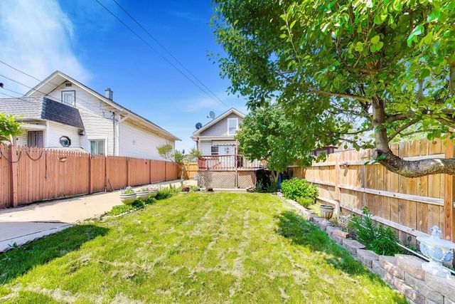 5207 N Lovejoy Avenue, Chicago, IL 60630