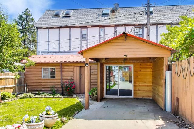5207 N Lovejoy Avenue, Chicago, IL 60630