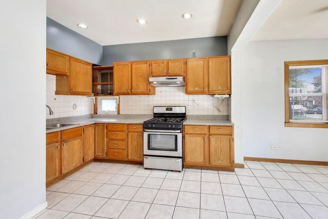 5207 N Lovejoy Avenue, Chicago, IL 60630