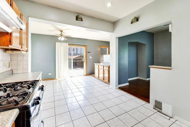 5207 N Lovejoy Avenue, Chicago, IL 60630