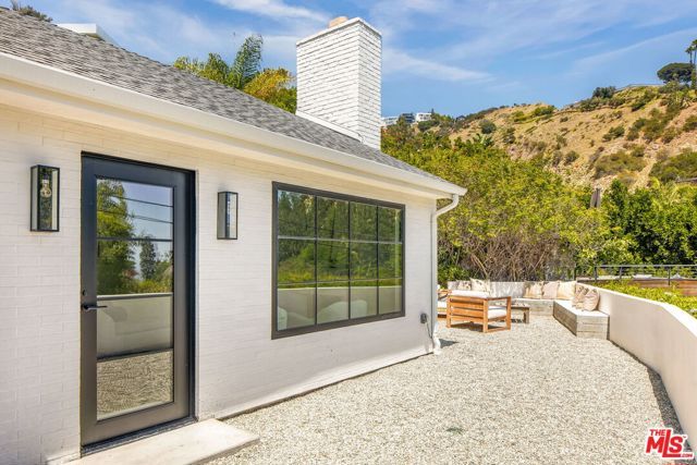 8353 Sunset View Drive, Los Angeles, CA 90069