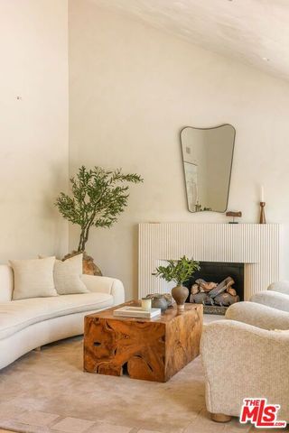 8353 Sunset View Drive, Los Angeles, CA 90069