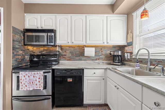 29701 Elmgrove Street, Saint Clair Shores, MI 48082