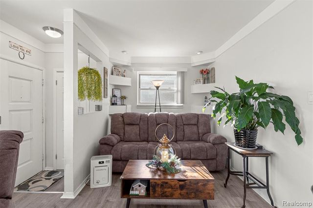 29701 Elmgrove Street, Saint Clair Shores, MI 48082