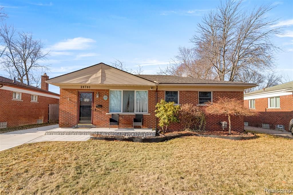 29701 Elmgrove Street, Saint Clair Shores, MI 48082