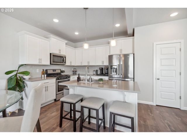 1540 19TH Ave, Forest Grove, OR 97116