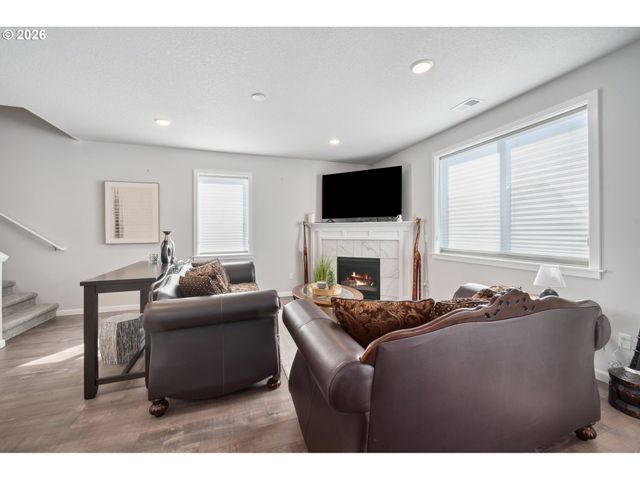 1540 19TH Ave, Forest Grove, OR 97116