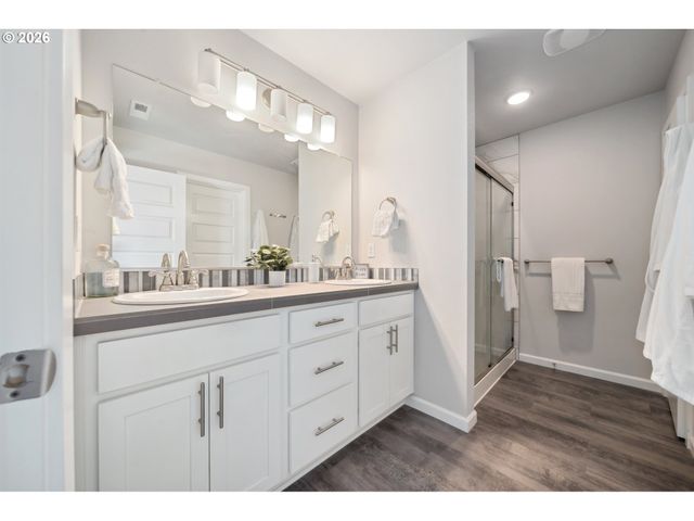 1540 19TH Ave, Forest Grove, OR 97116