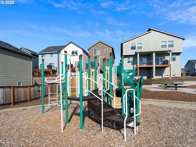 1540 19TH Ave, Forest Grove, OR 97116