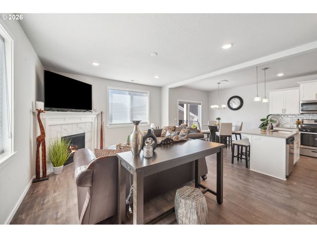 1540 19TH Ave, Forest Grove, OR 97116