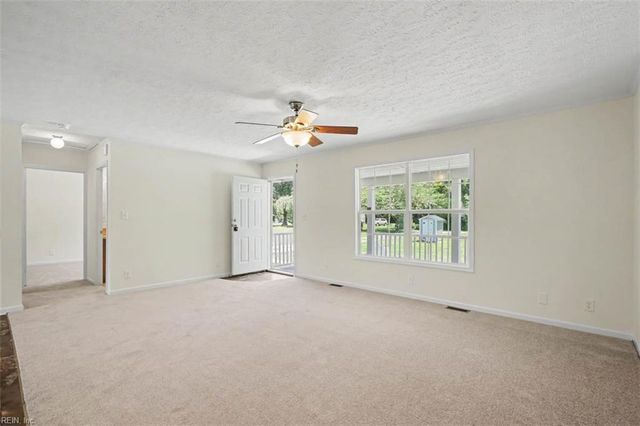 3562 Seawells Point LN, Hayes, VA 23072