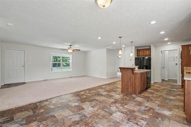 3562 Seawells Point LN, Hayes, VA 23072