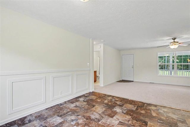 3562 Seawells Point LN, Hayes, VA 23072