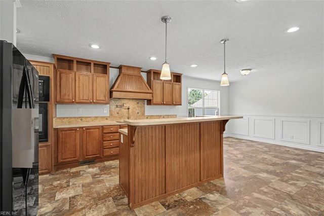 3562 Seawells Point LN, Hayes, VA 23072