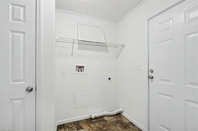 3562 Seawells Point LN, Hayes, VA 23072