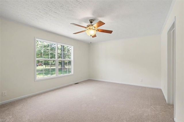3562 Seawells Point LN, Hayes, VA 23072