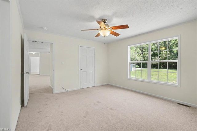 3562 Seawells Point LN, Hayes, VA 23072