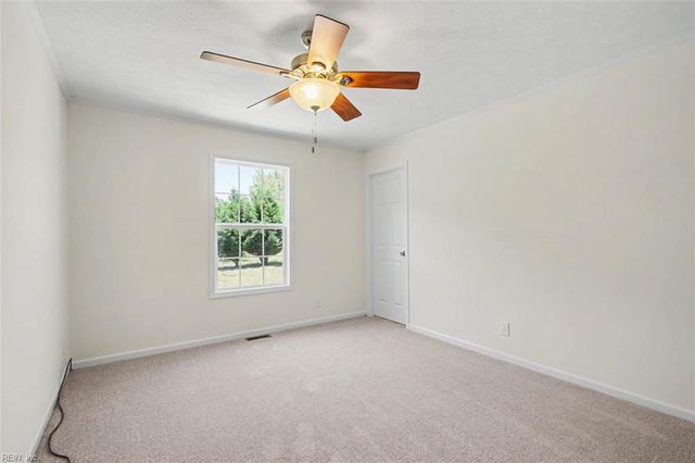 3562 Seawells Point LN, Hayes, VA 23072