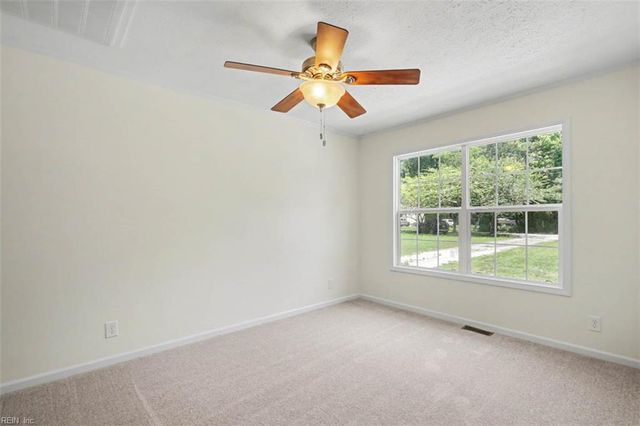 3562 Seawells Point LN, Hayes, VA 23072