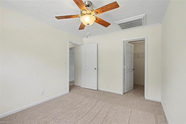 3562 Seawells Point LN, Hayes, VA 23072