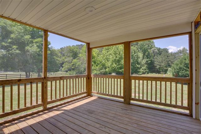 3562 Seawells Point LN, Hayes, VA 23072